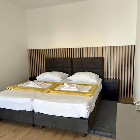 Apartmani Tatjana Novalja Exterior foto