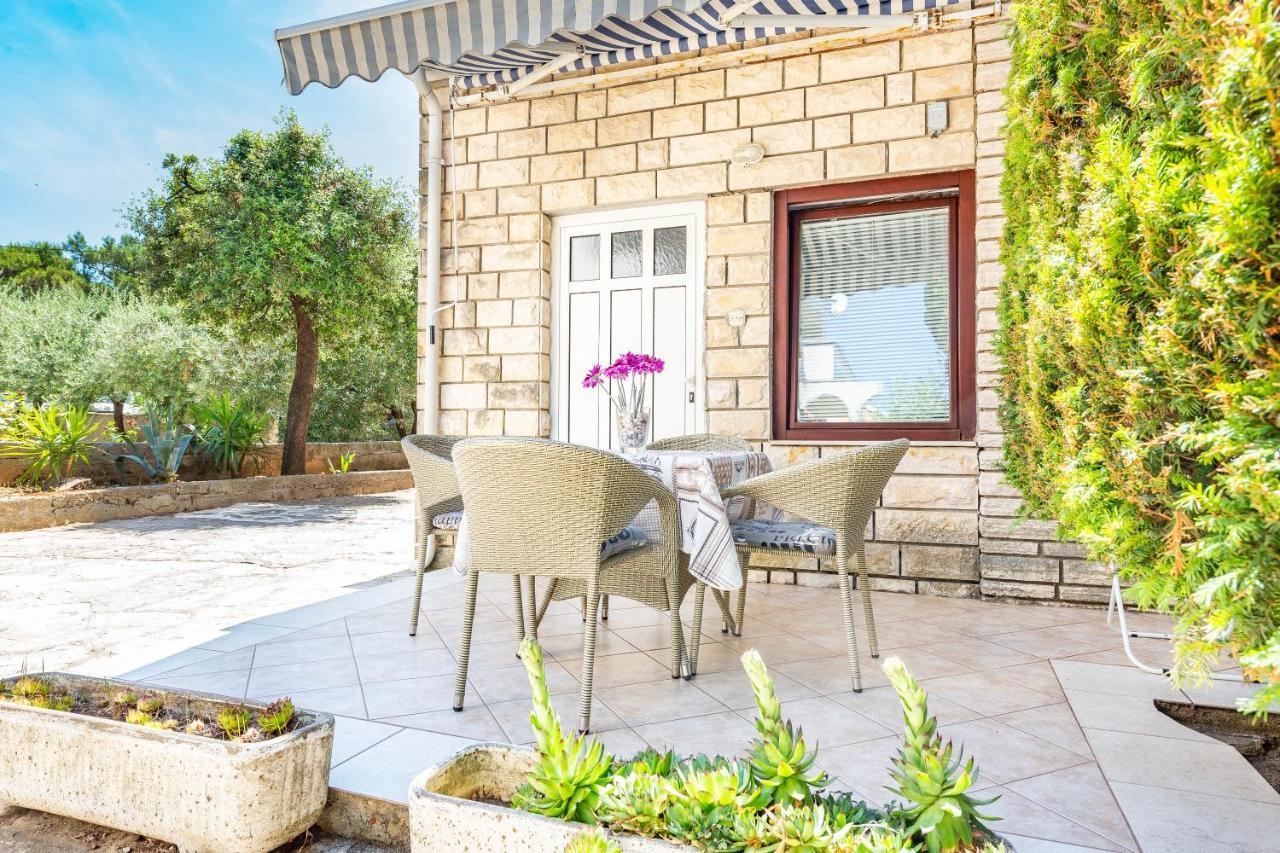 Apartmani Tatjana Novalja Exterior foto