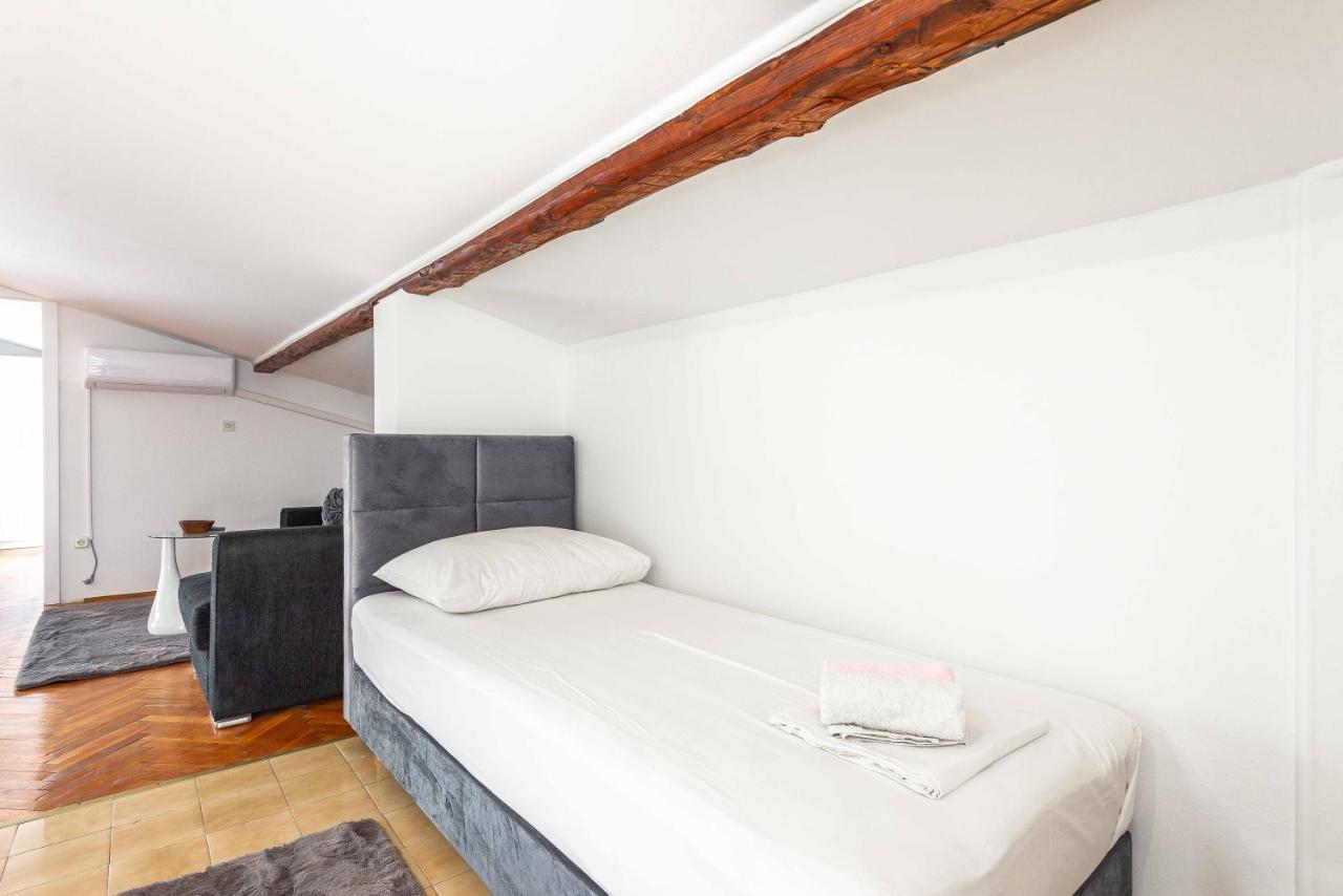 Apartmani Tatjana Novalja Exterior foto