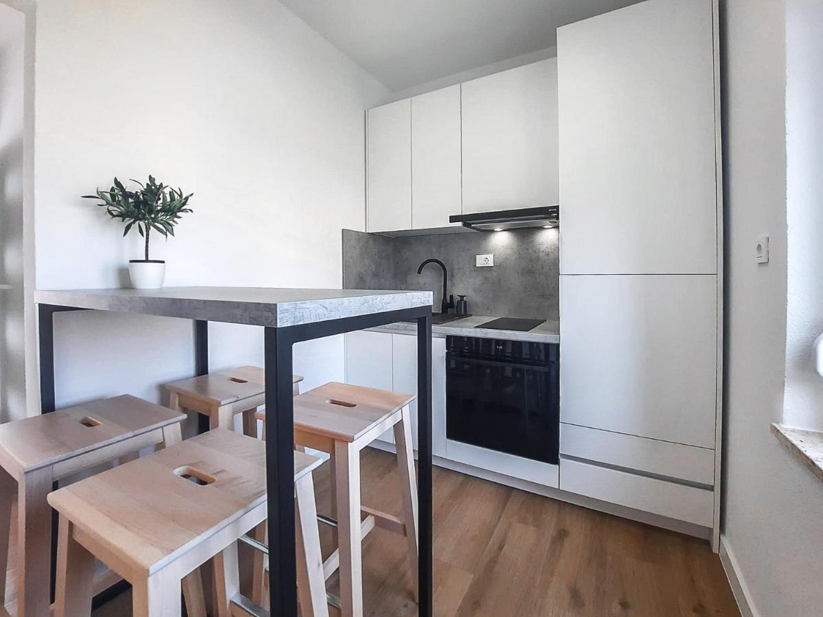 Apartmani Tatjana Novalja Exterior foto