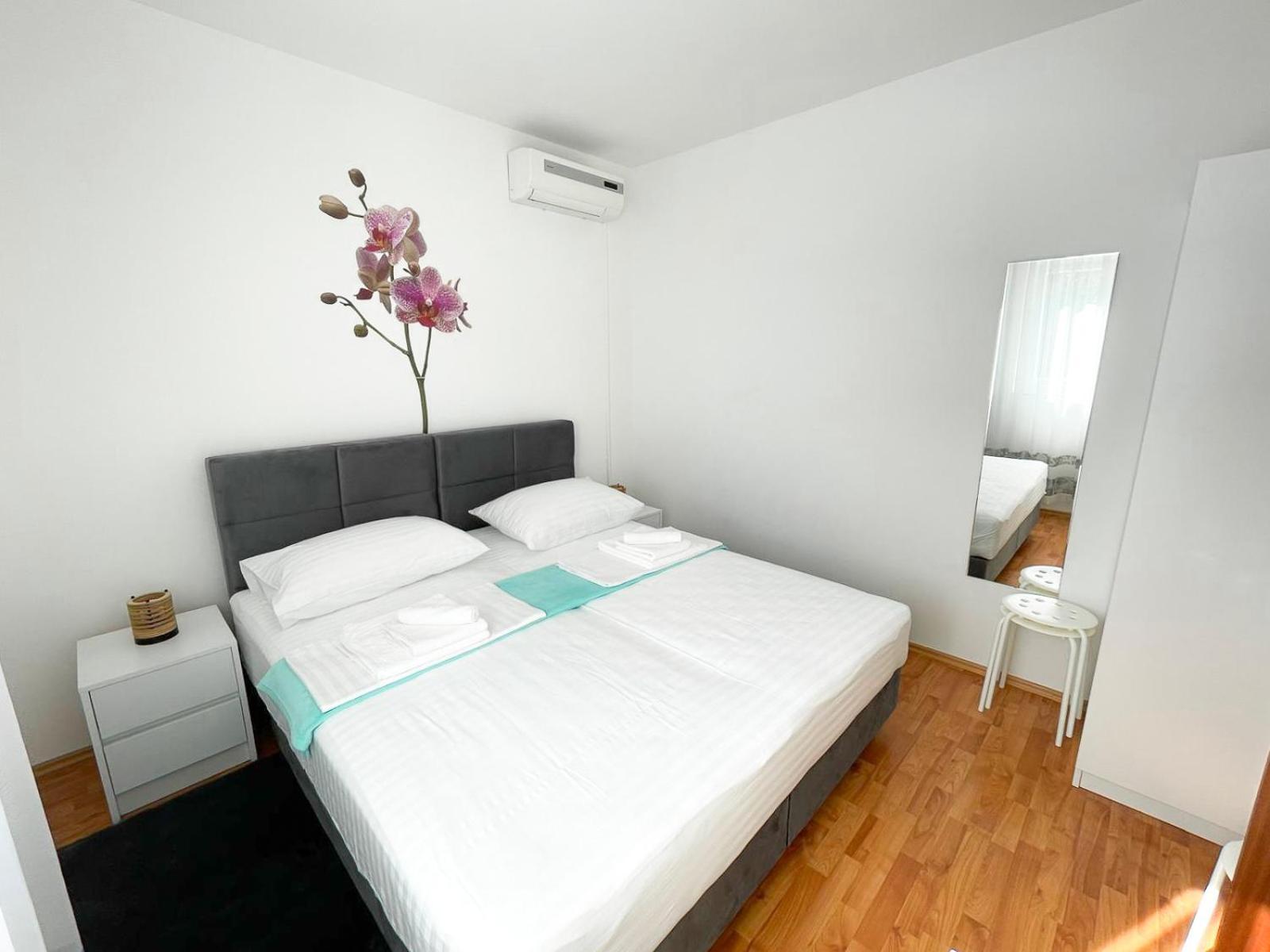 Apartmani Tatjana Novalja Exterior foto