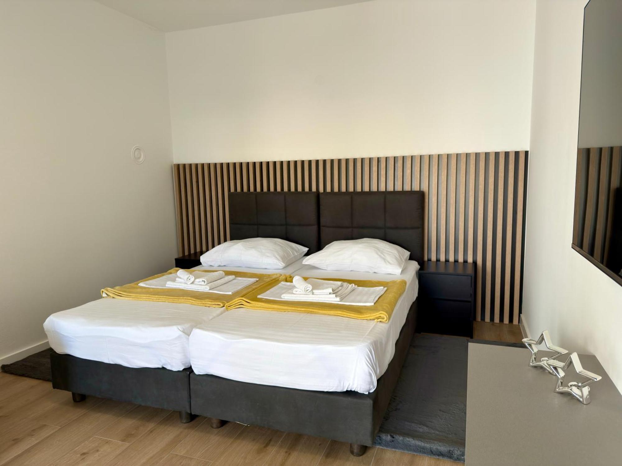 Apartmani Tatjana Novalja Exterior foto