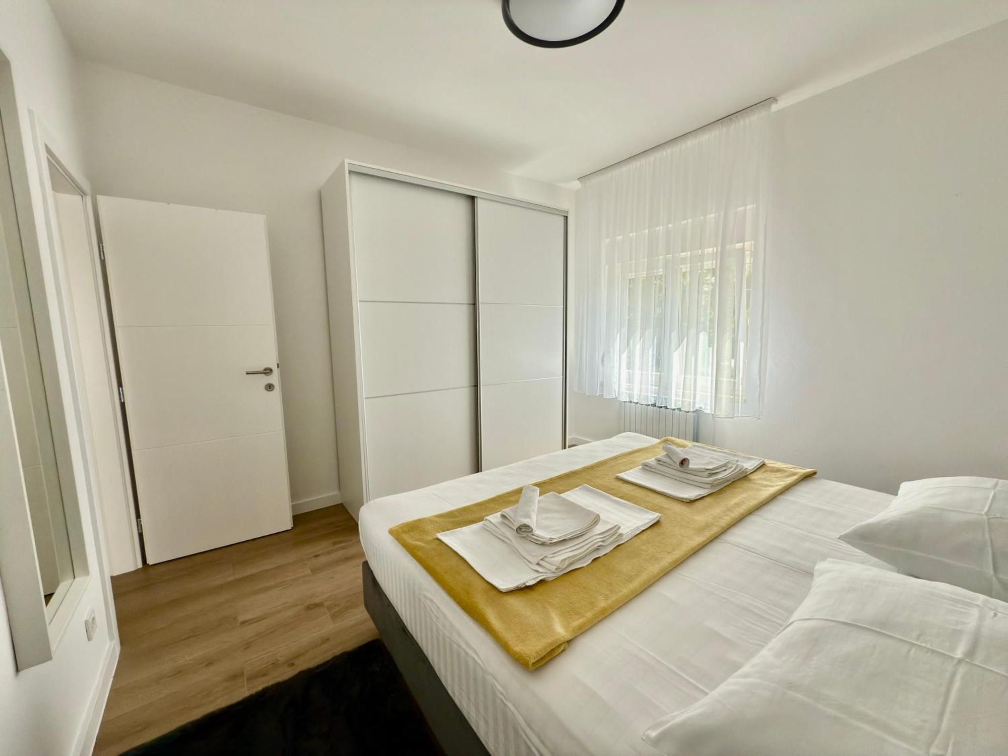 Apartmani Tatjana Novalja Exterior foto